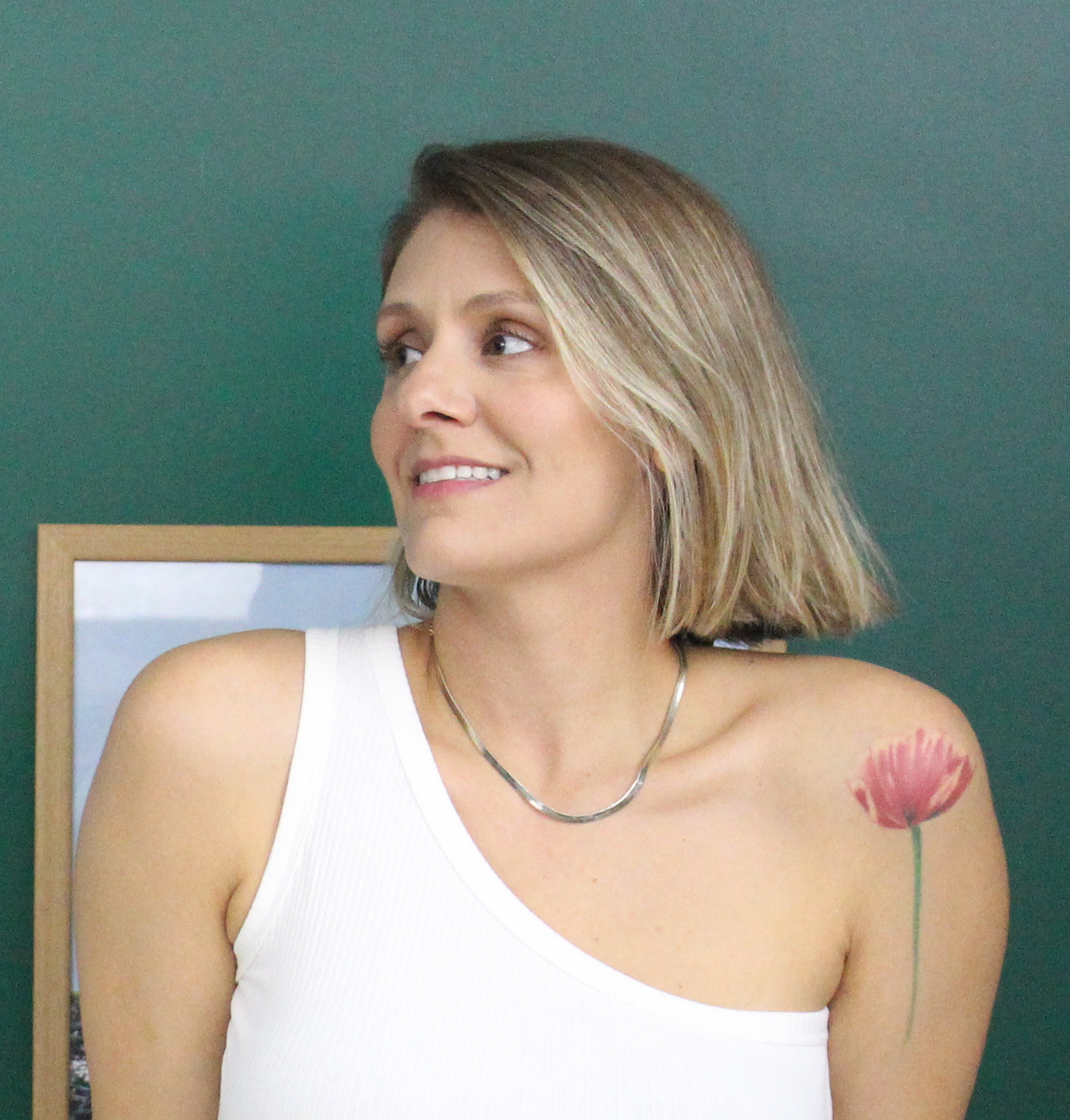 profile photo of Thais Cintra