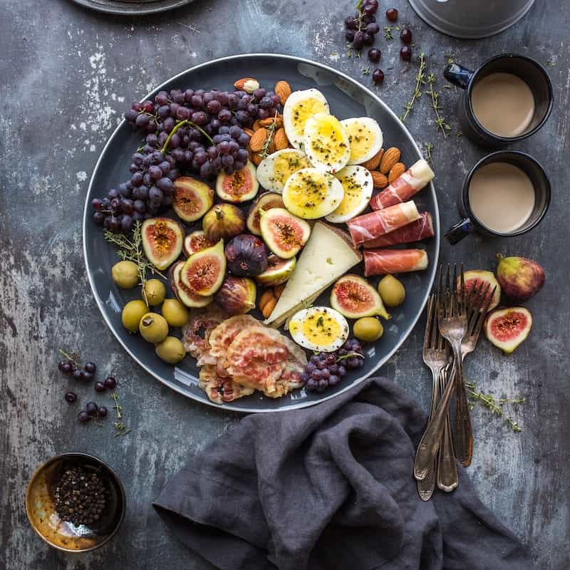 Photo of beautifuly arrenged food